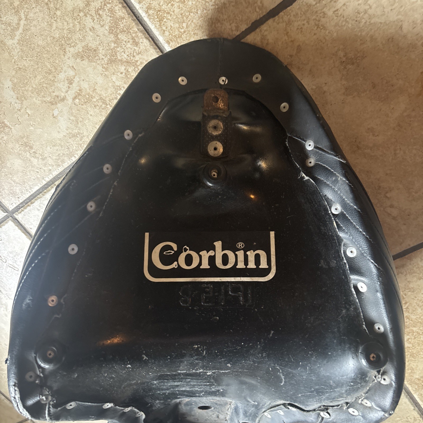 CORBIN 84-05 HARLEY-DAVIDSON SOFTAIL DUAL TOURING Saddle STUDDED SEAT 561
