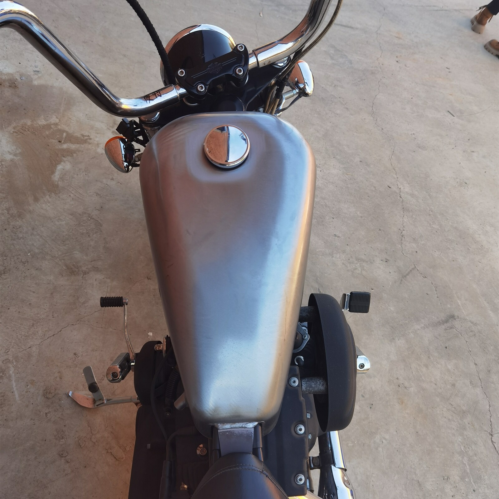 Motorcycle Petrol Gas Fuel Tank W/ Cap For Harley Softail All Models Before 2006