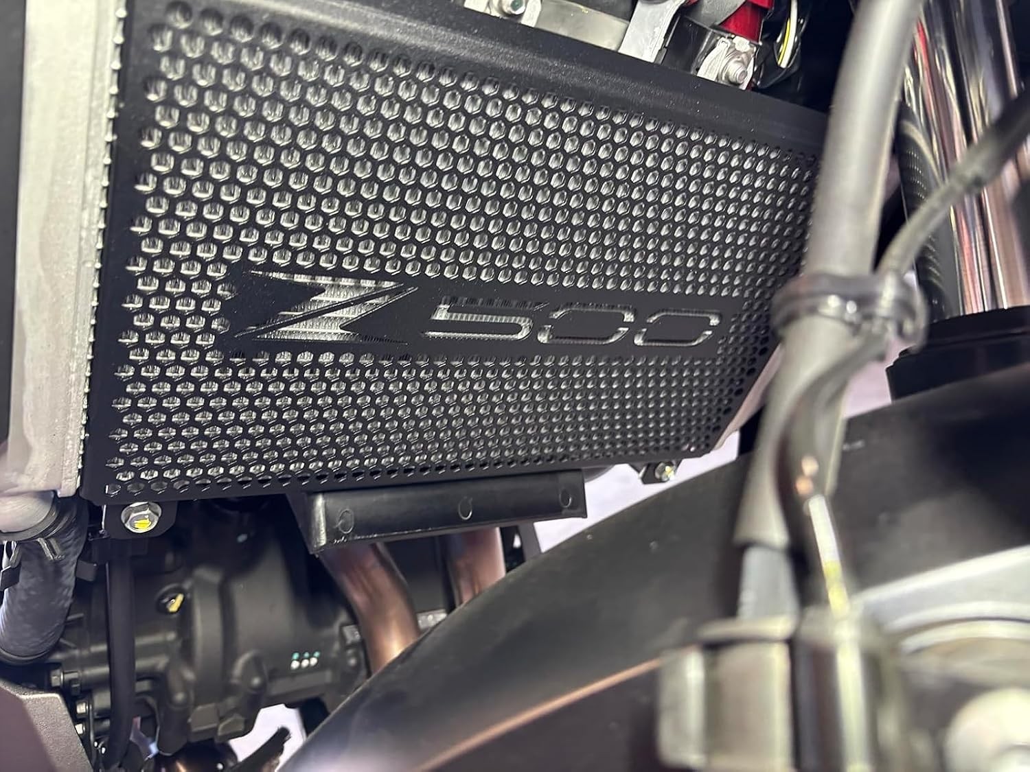 Radiator Guard Protective Cover Z500 ABS and Z400 Motorcycles T5-5754 Aluminium