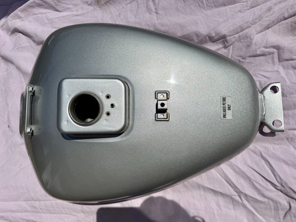 KAWASAKI BN125 PETROL FUEL TANK 2007 GALAXY SILVER