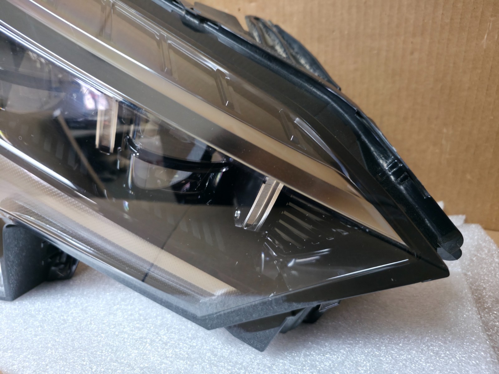 2022 2023 2024 2025 TOYOTA TUNDRA RIGHT PASSENGER SIDE LED HEADLIGHT OEM