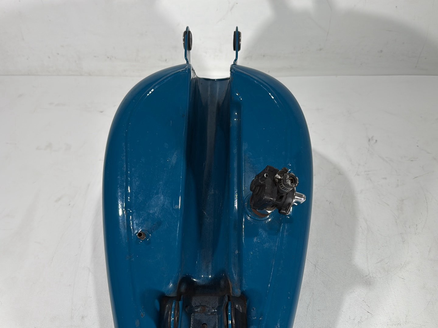 2001 Harley Sportster 883 Hugger XLH883 OEM Fuel Gas Tank Reservoir CARB