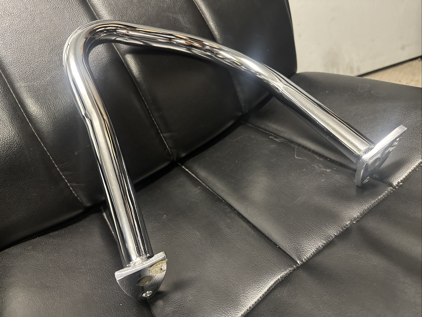 Indian OEM Crash Bar Engine Guard LH 19-20 Roadmaster Elite Premium 1024171-156