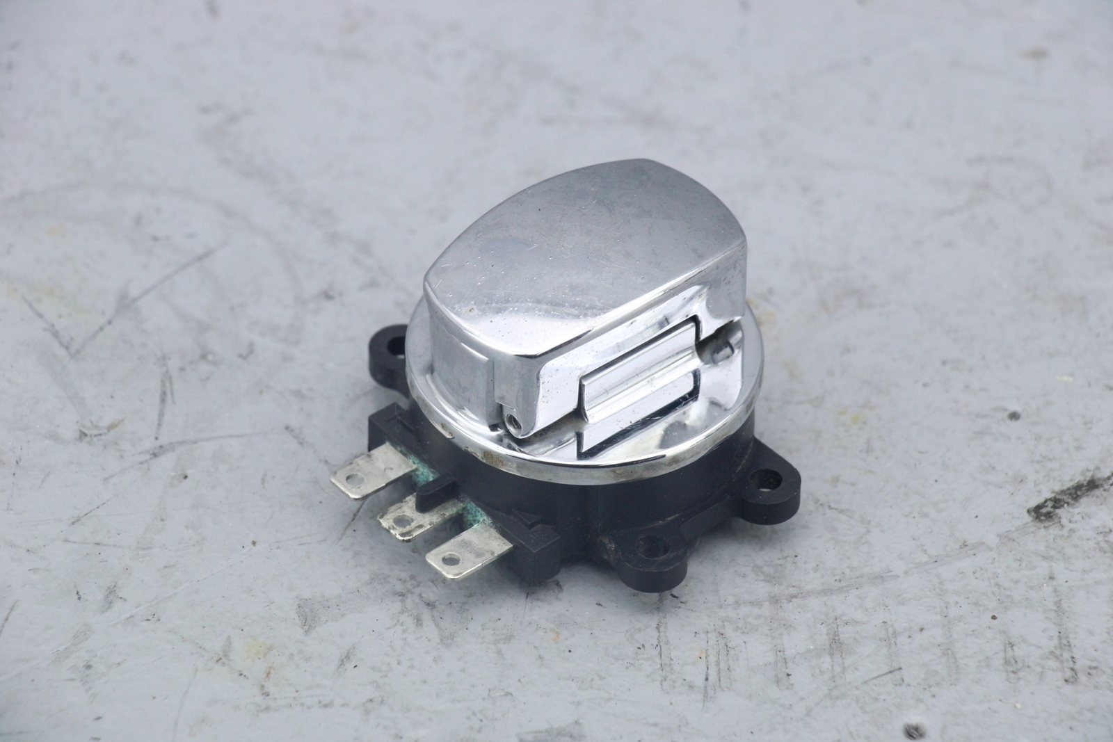 2007 Harley Softail Deluxe Ignition Switch Knob Assembly + KEY 71313-96