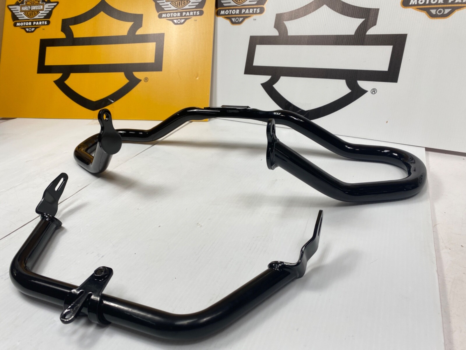 🔥14-25 OEM Harley Touring Chopped Engine Guard Crash Bar & Fairing support🔥