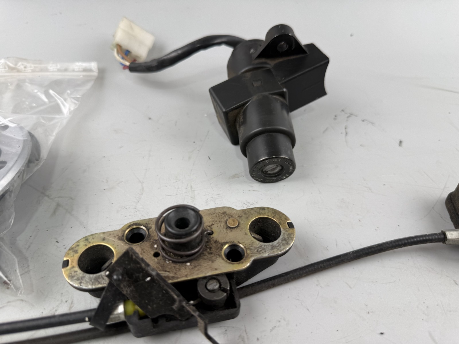 Kawasaki ZR-7 ZR750F lock set key lock tank lock seat lock set