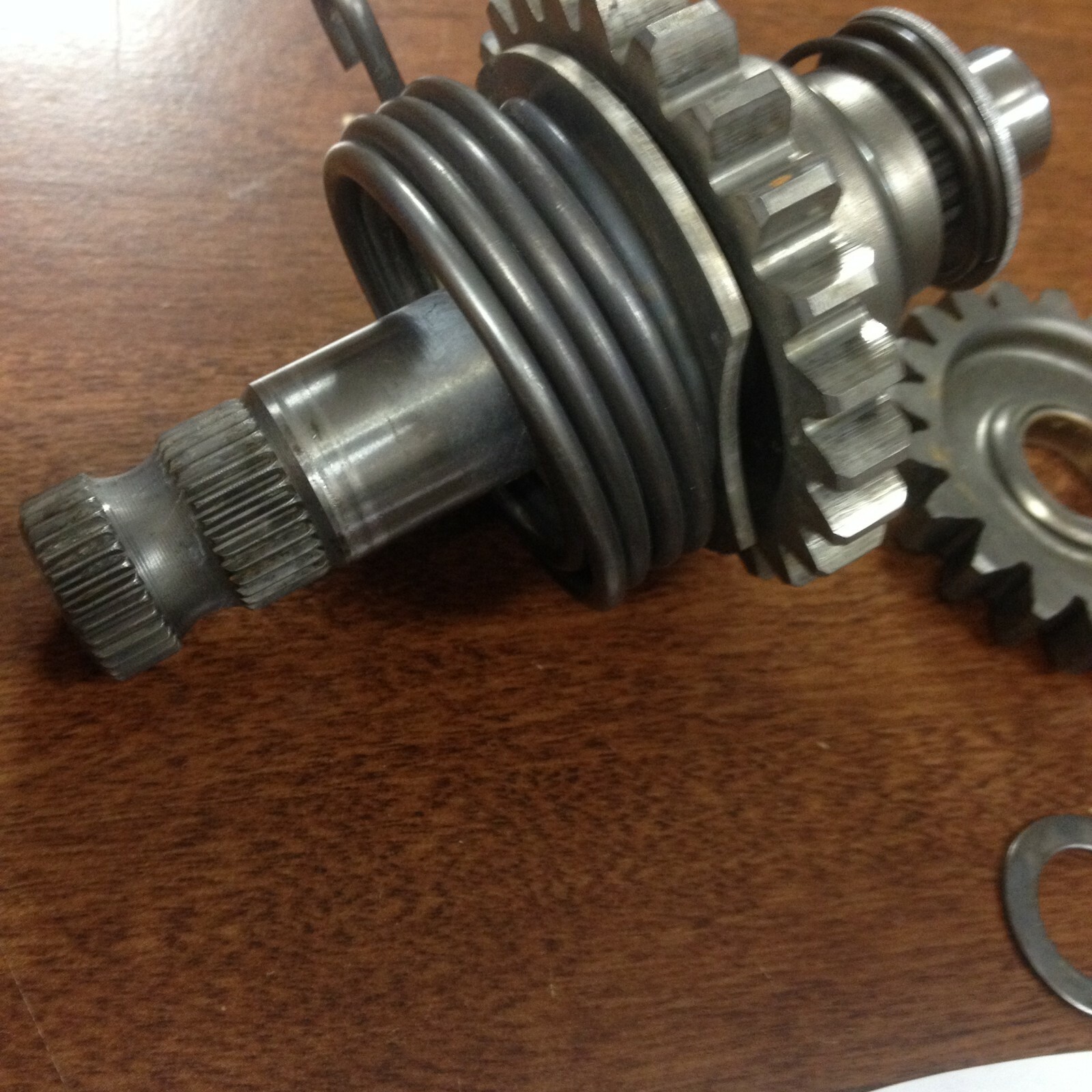 YAMAHA 1979-1980 YZ-IT 250-400 KICK-START AXLE SHAFT & IDLE GEAR ASSY 2K7-15661