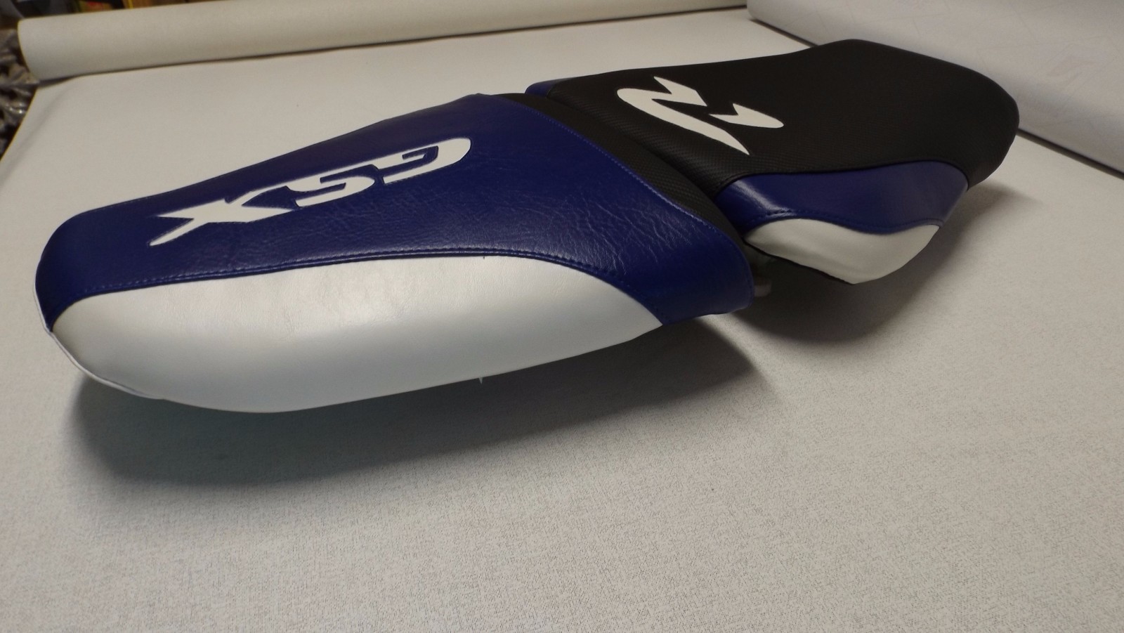 CUSTOM SEAT COVERS BLK/BLUE/WHITE WILL FIT SUZUKI 1996/98/99/2000 GSXR 600R/750R