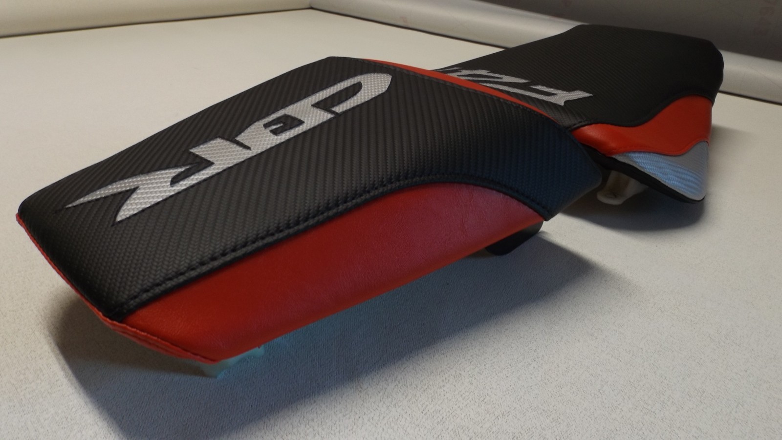 HONDA 01/02/03 CBR600 F4i FRONT & REAR SEAT COVERS BLACK/RED/SILVER CUSTOM FIT
