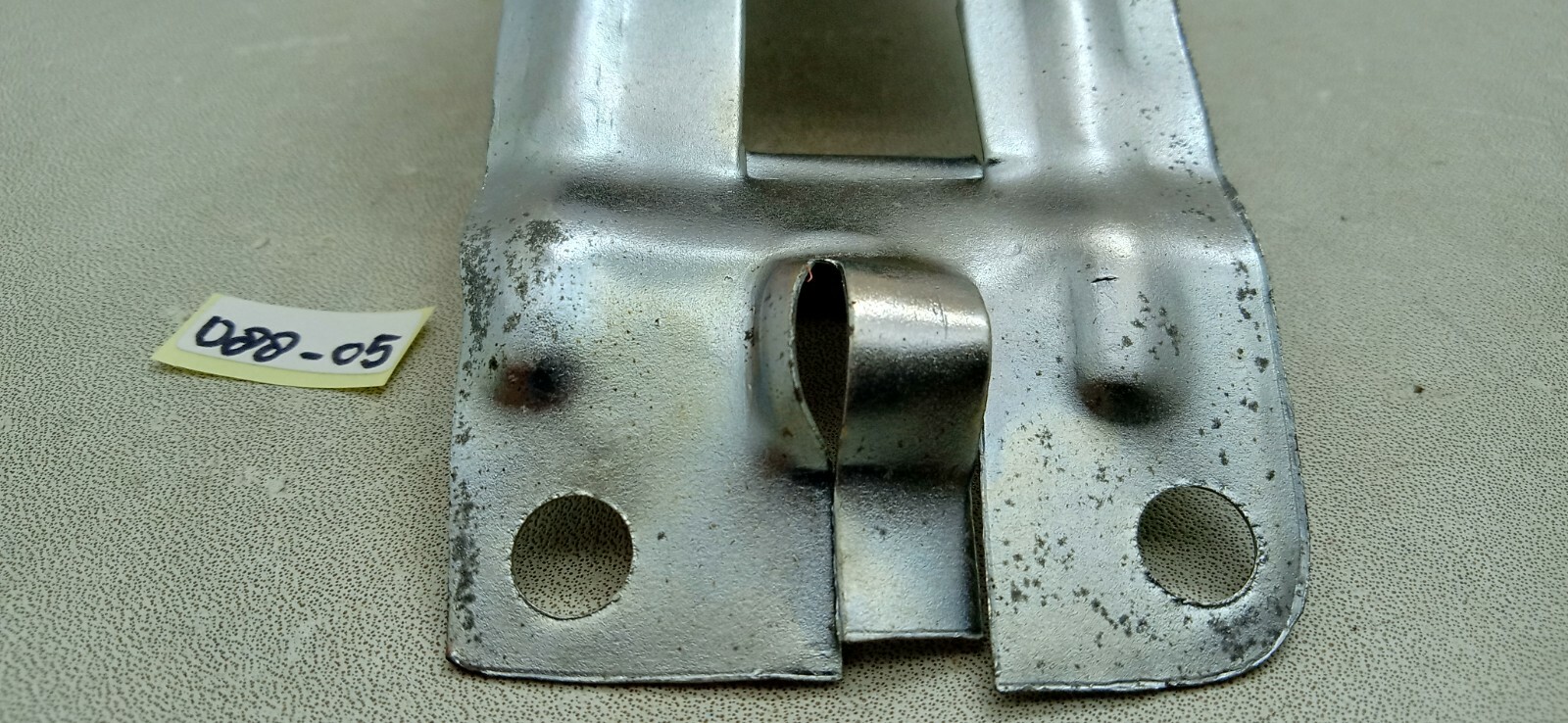 Suzuki A100 AS100 AC100 Battery Bracket Holder New