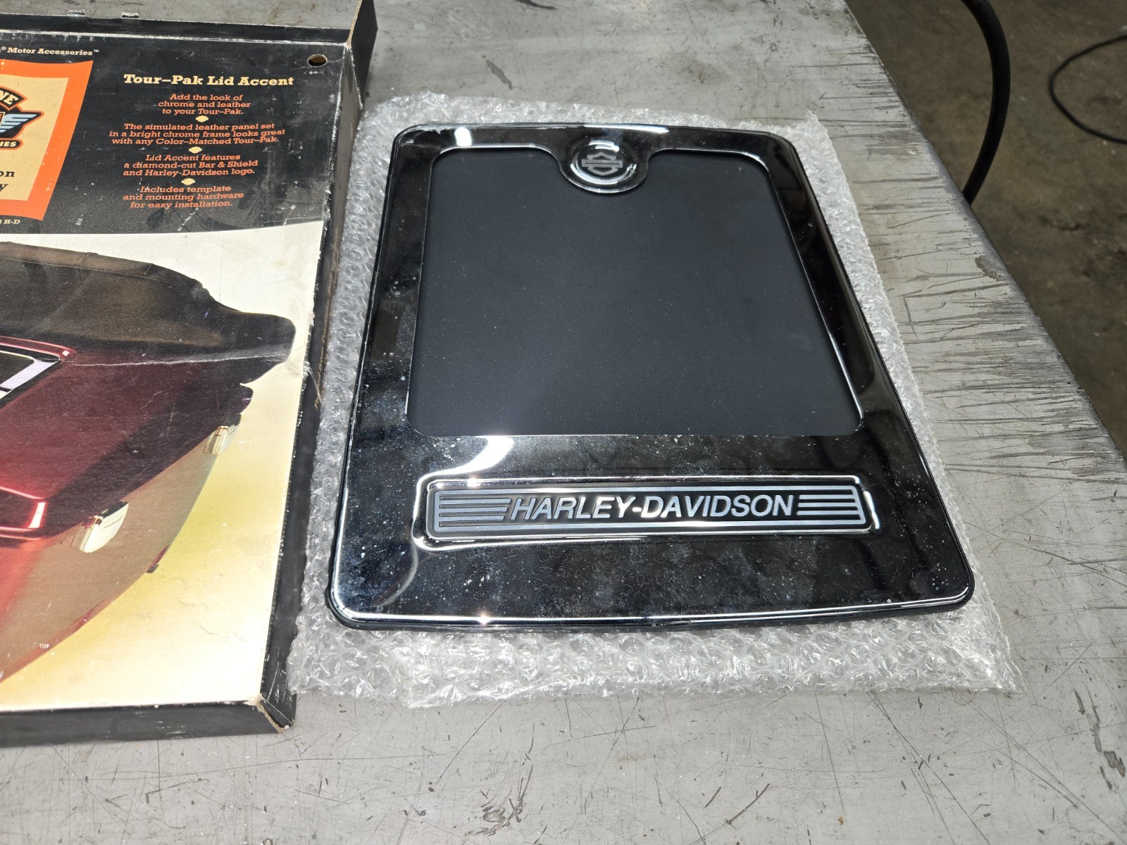 Genuine H-D Tour-Pak Lid Accent PN# 53911-01