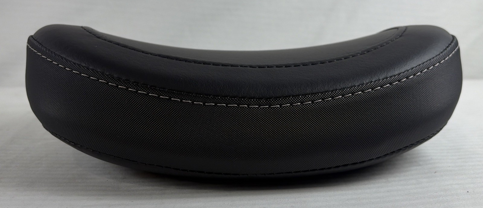 HARLEY DAVIDSON GENUINE SMOOTH OVAL PASSENGER BACKREST PAD KIT 52300734