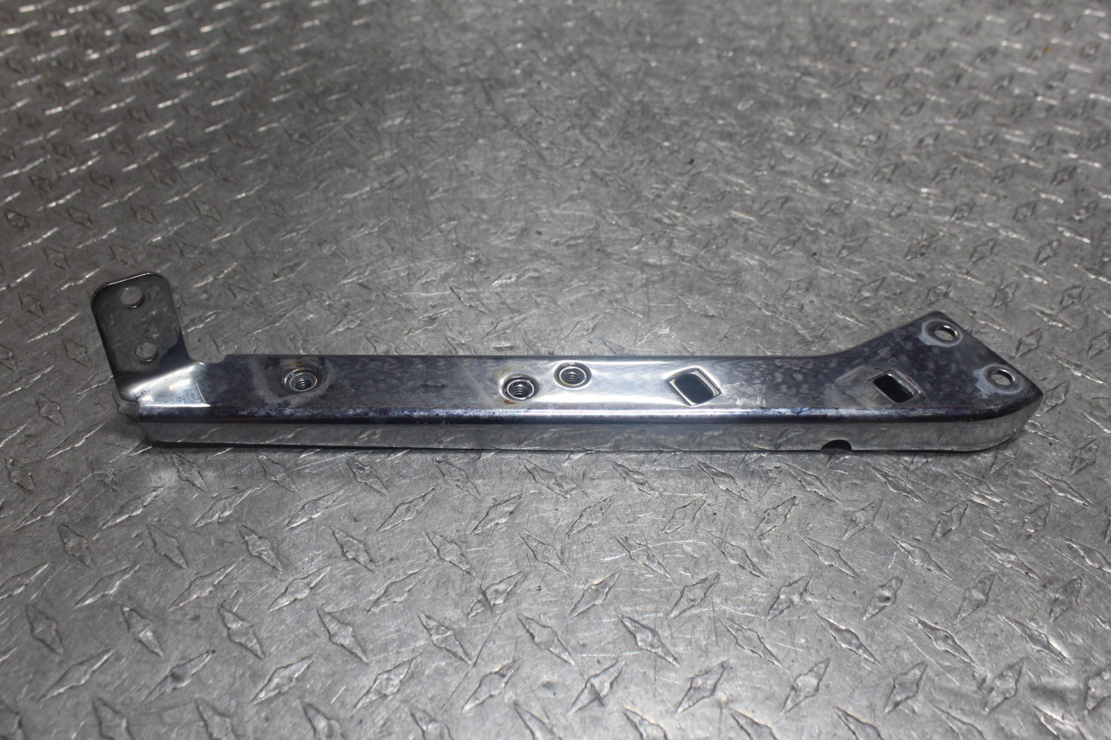 2007 Harley Electra Glide Right Saddlebag Support Mount Bracket CHROME 90720-79C