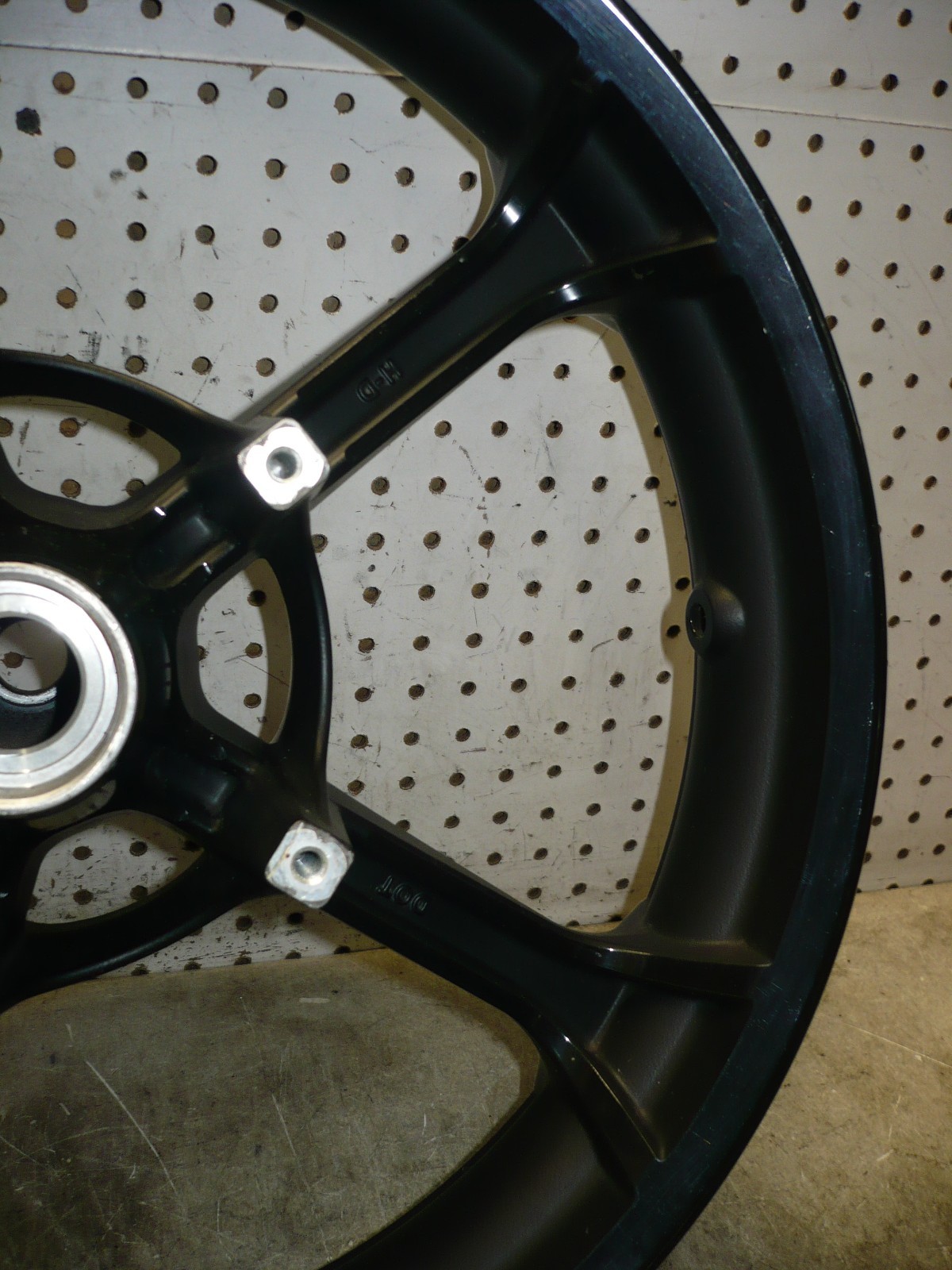 HD HARLEY 00 23 TOURING CVO TOMAHAWK FRONT WHEEL RIM 19X3.50 5 SPOKES