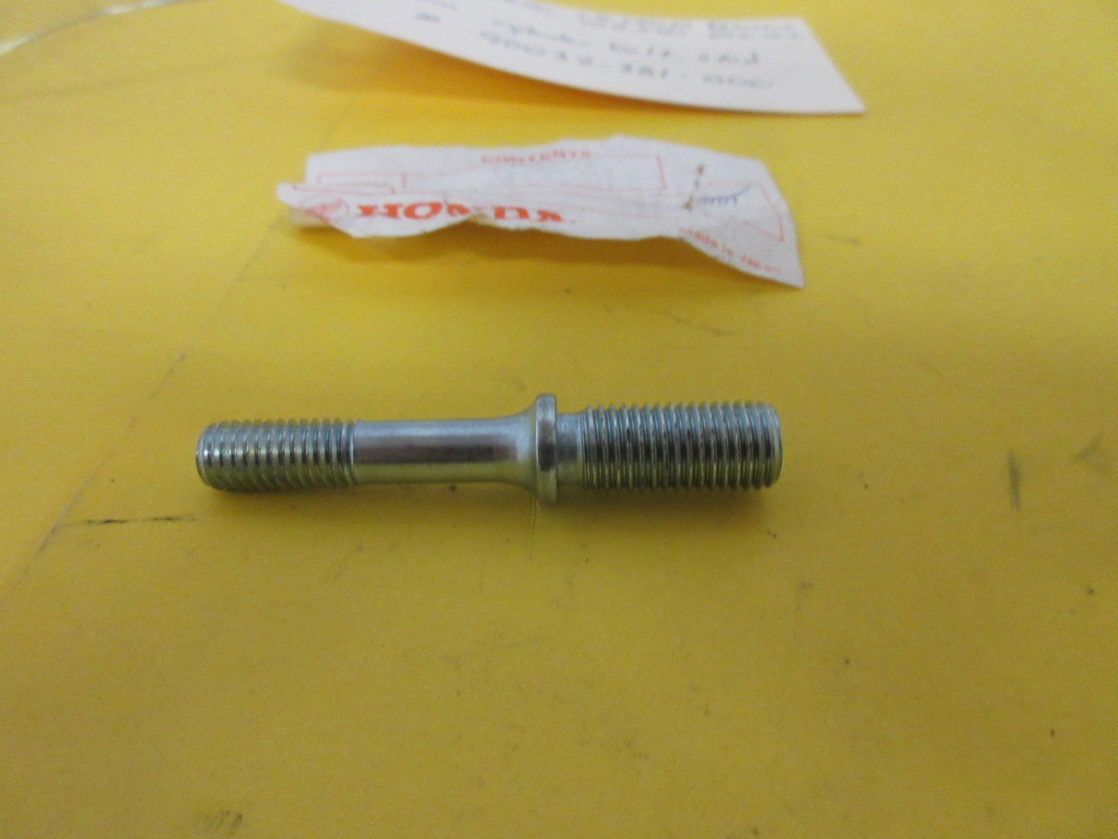 1975-76 OEM N.O.S Honda CR 250 MR250 Elsinore cylinder stud, bolt #90032-381-000