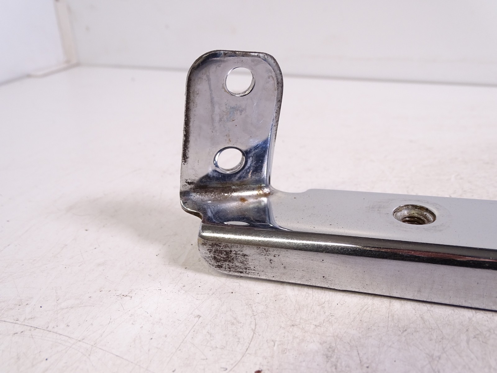 2001 Harley Road King Right Saddlebag Support Bracket 90720-79C