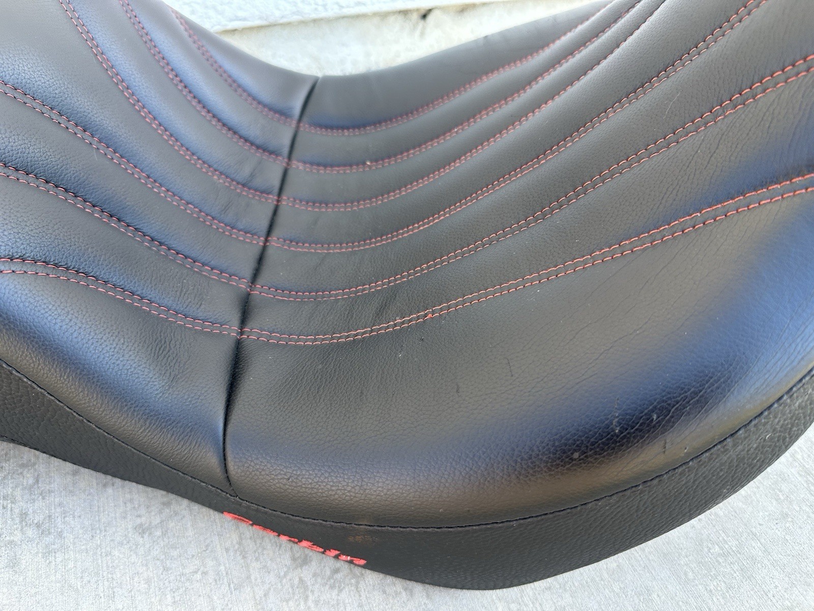 HARLEY CORBIN WIDOWMAKER SADDLE SEAT Made In USA HD-ST18-SG-DTE Red Stiching