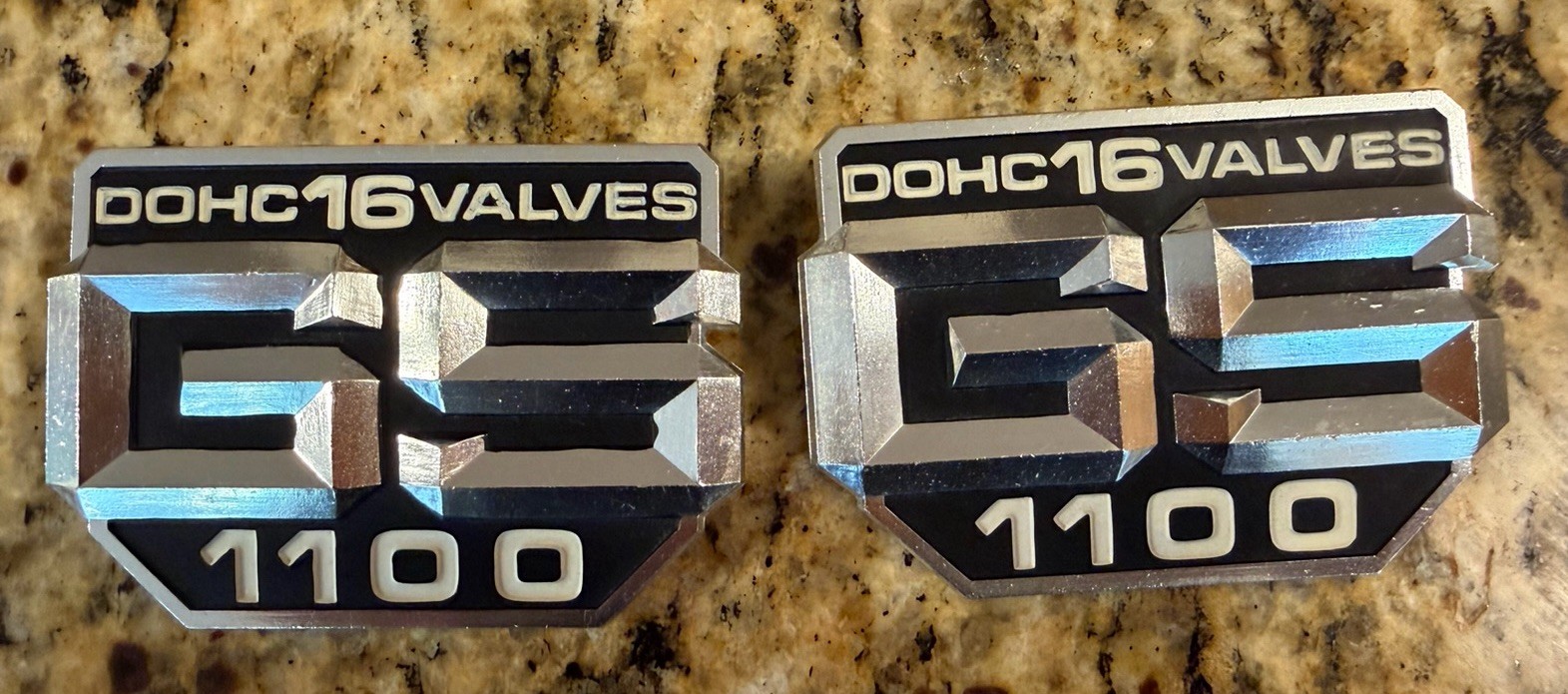 2 – Vintage SUZUKI GS1100 GS 1100 EMBLEM BADGES DOHC