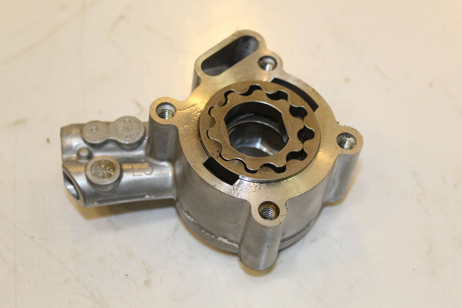2007 Harley-Davidson Street Glide FLHX Engine Motor Oil Pump 26037-06