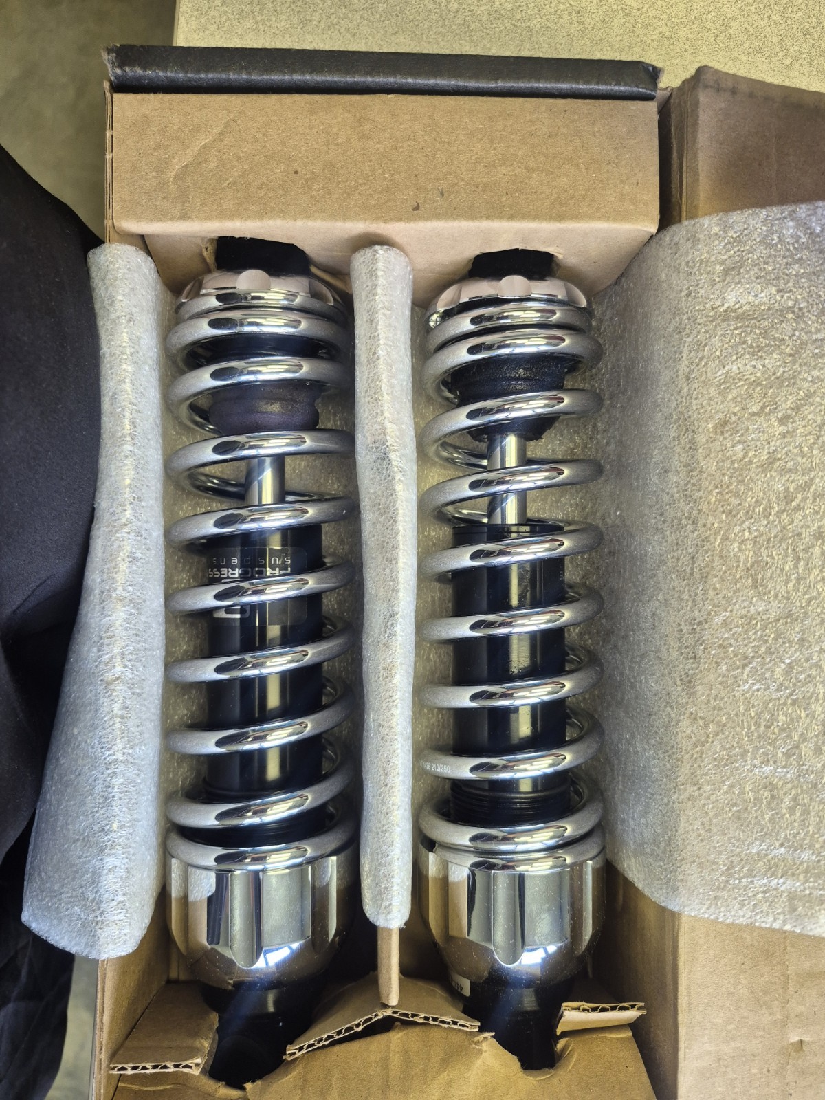 15 -2023 Indian Scout Progressive Suspension 444 Series Shocks 444-4202