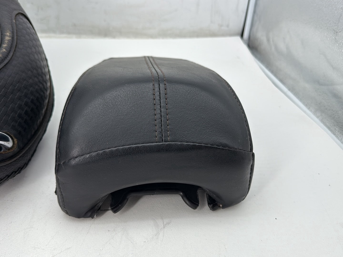2008 Harley Softail Deluxe FLSTN OEM Passenger Rider Driver Seat Saddle