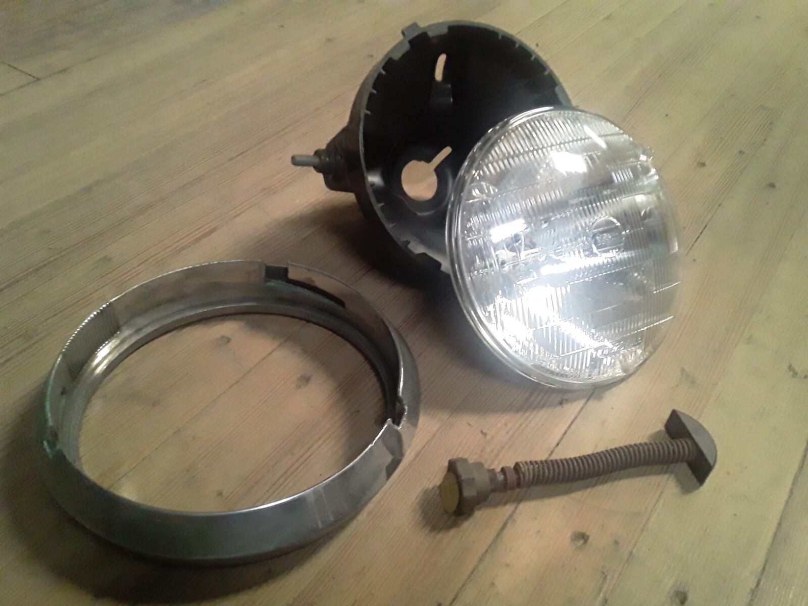 Vetter Wind Jammer II Complete Headlight Assembly with Bulb , Bucket & Trim Ring