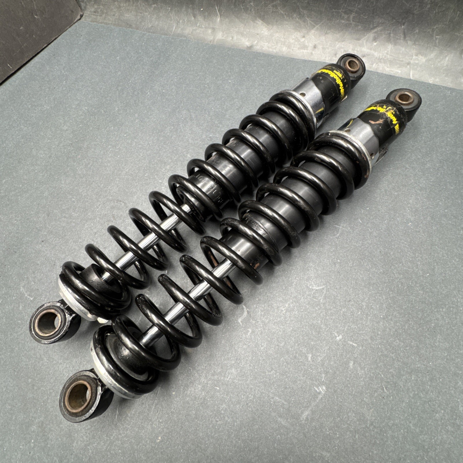 Kawasaki 1973-80 Z1 KZ 900 1000 Z1R KZ1000 A B Pair Mulholland Suspension Shocks