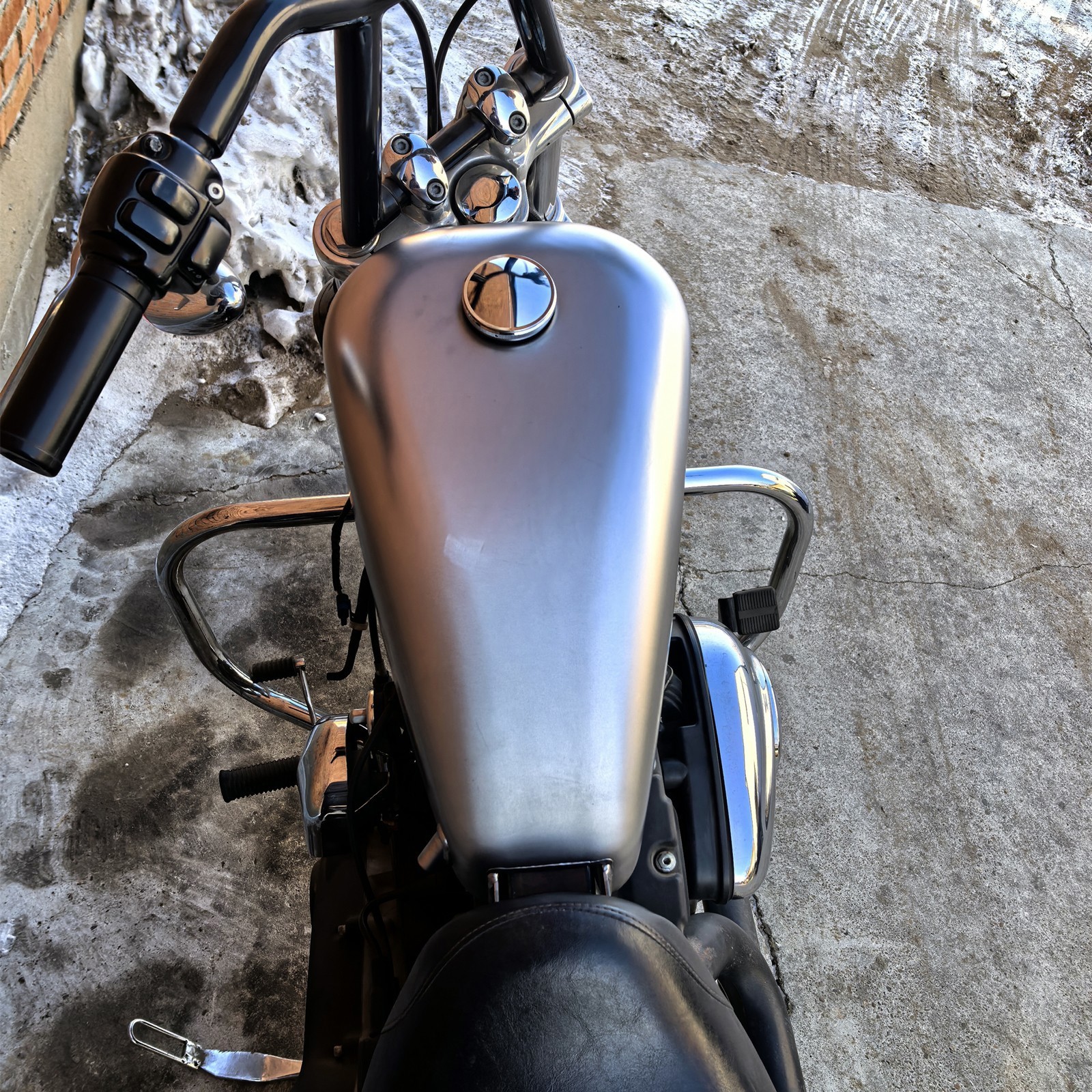 Petrol Gas Fuel Tank With Oil Cap For Harley Dyna 2004-2006 2005 Silver 12L