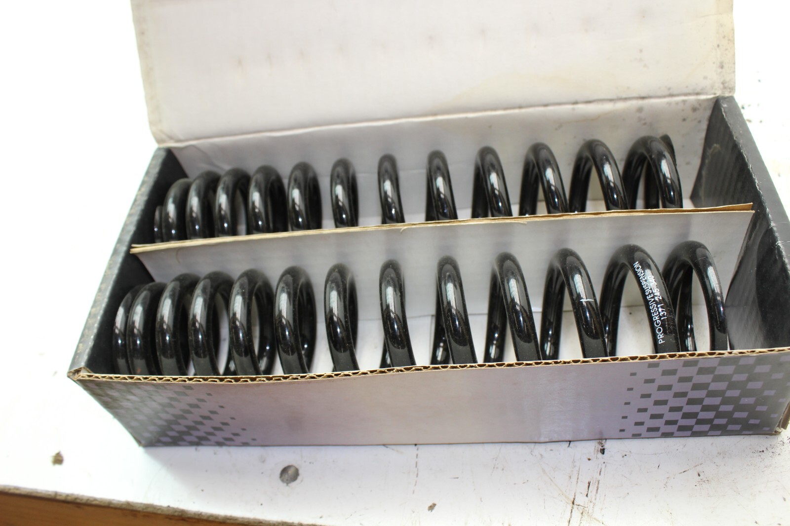Progressive 12 Series Standard Springs BLACK 03-1371B (SWH136)