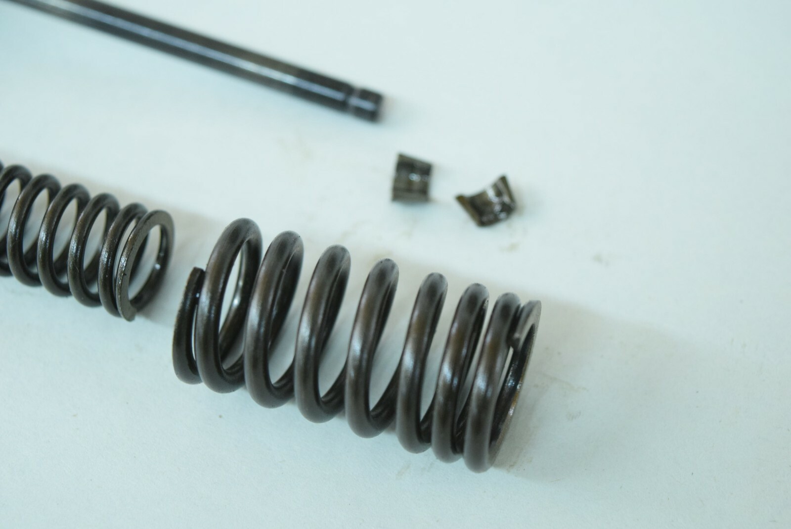 HONDA CB750 CB750K CB750F CB750C CB750SC ENGINE INTAKE VALVE RETAINER SPRING SET