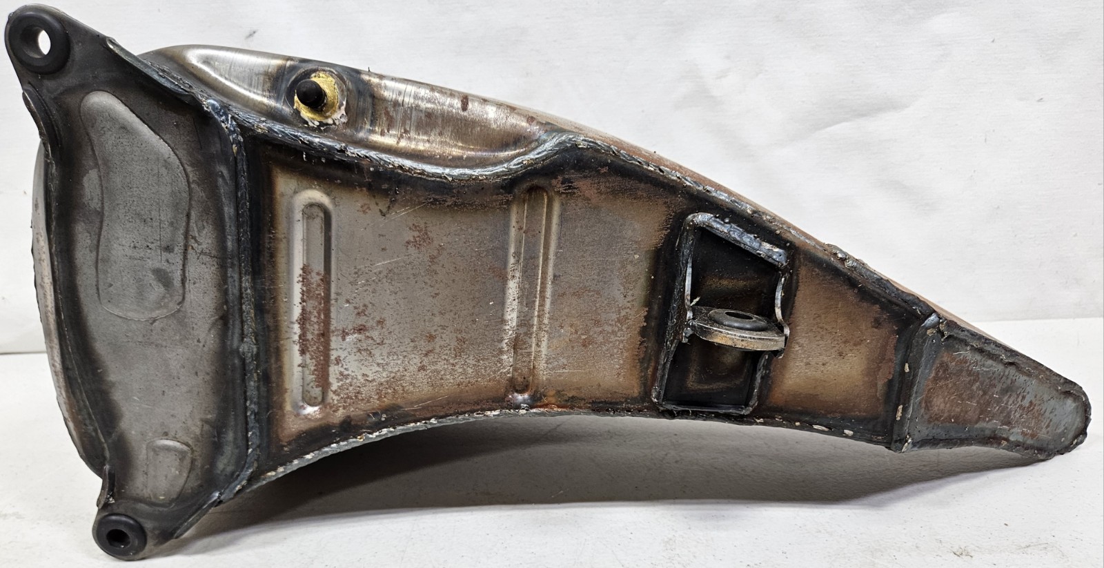 Harley Stretched Gas Tank With Dash Panel – Softail? – 6 Gal – READ DESCRIPTION!