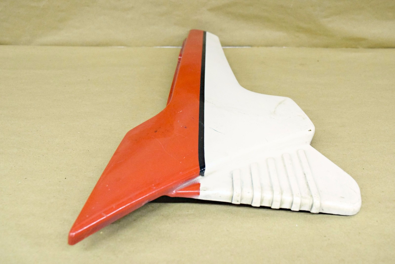 YAMAHA FJ600 FJ 600 1984 1985 LEFT SIDE BODY PANEL PLASTIC FAIRING COVER