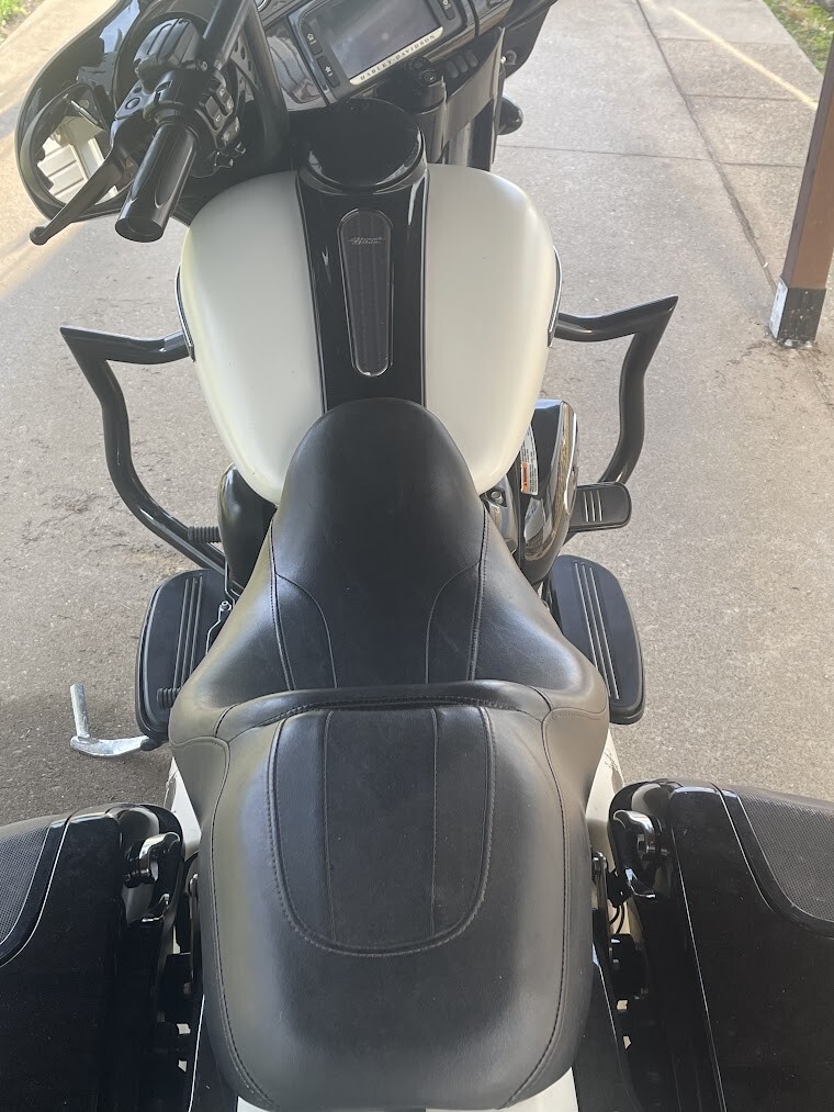 BLACK ENGINE GUARD HIGHWAY CRASH BAR 4 TOURING HARLEY ROAD KING GLIDE 2009-25