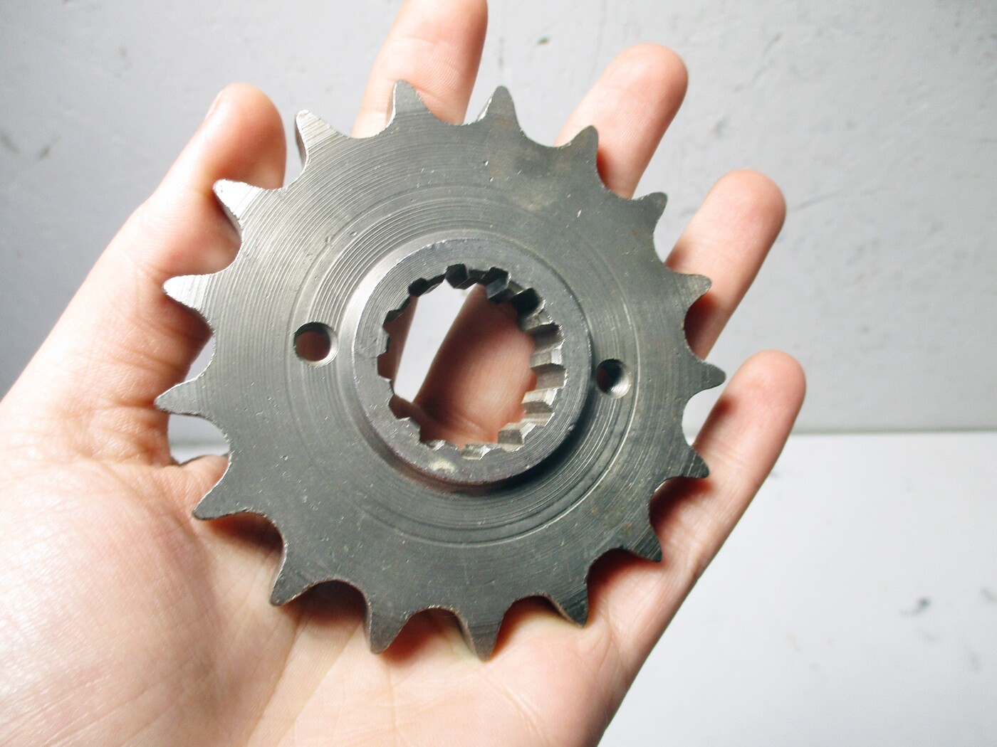 HONDA CB750 NOS JT FRONT DRIVE SPROCKET 17 T JTF33917 CB 750 900 1000 1100 lm