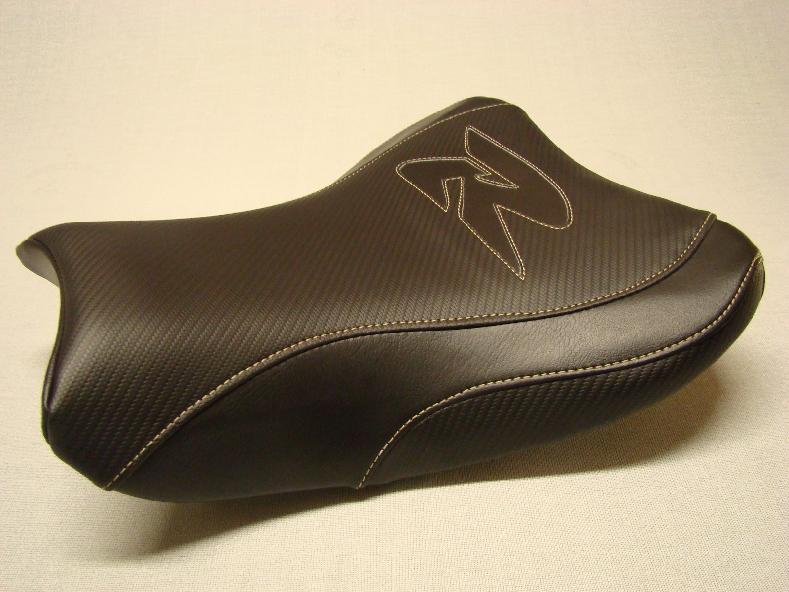 FRONT SEAT COVER BLACK CARBON FIBER TEXTURE WILL FIT SUZUKI 07/08 GSXR1000R