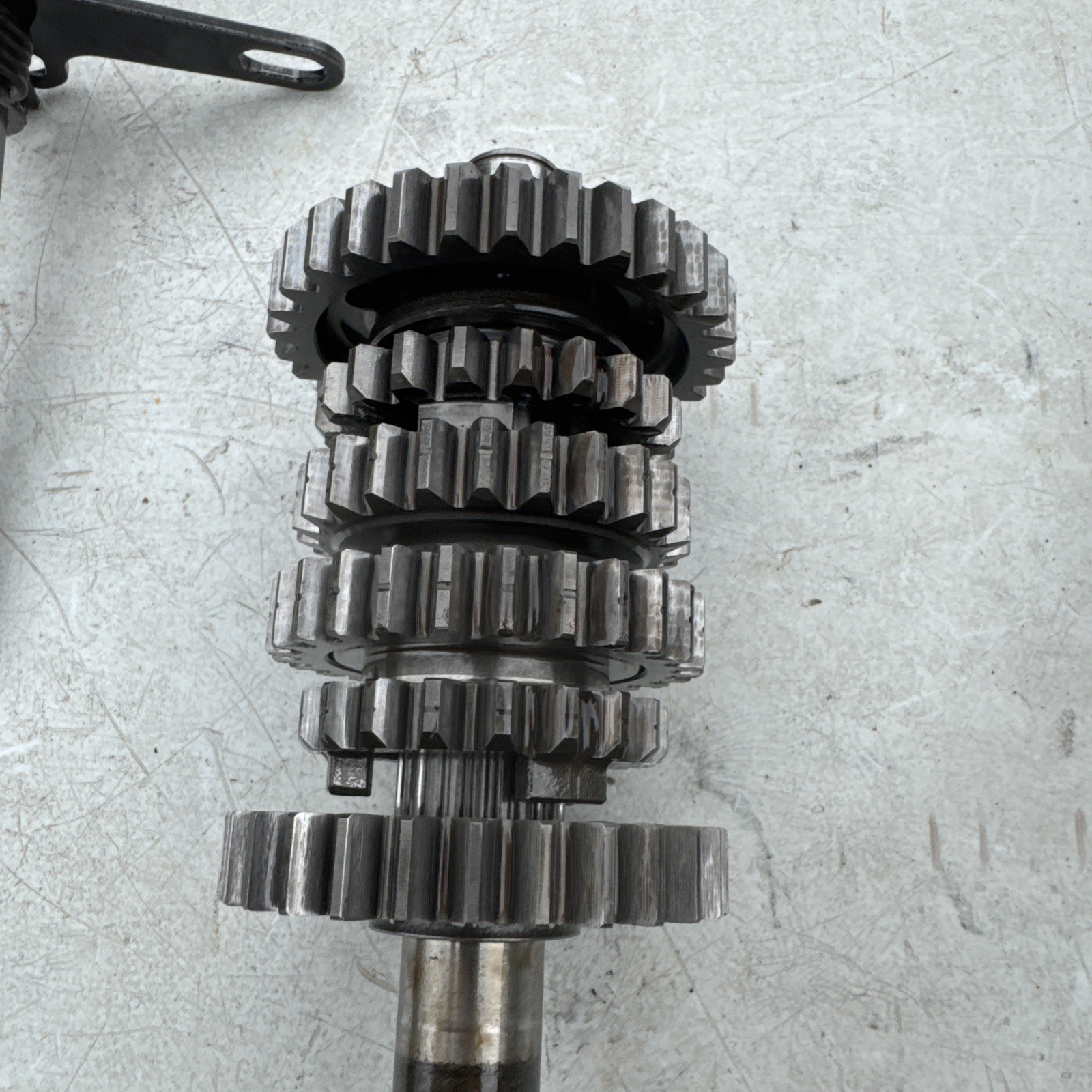 2000 Suzuki RM125 OEM ENGINE TRANSMISSION TRANNY ASSEMBLY GEARS 24120-36E10 GOOD
