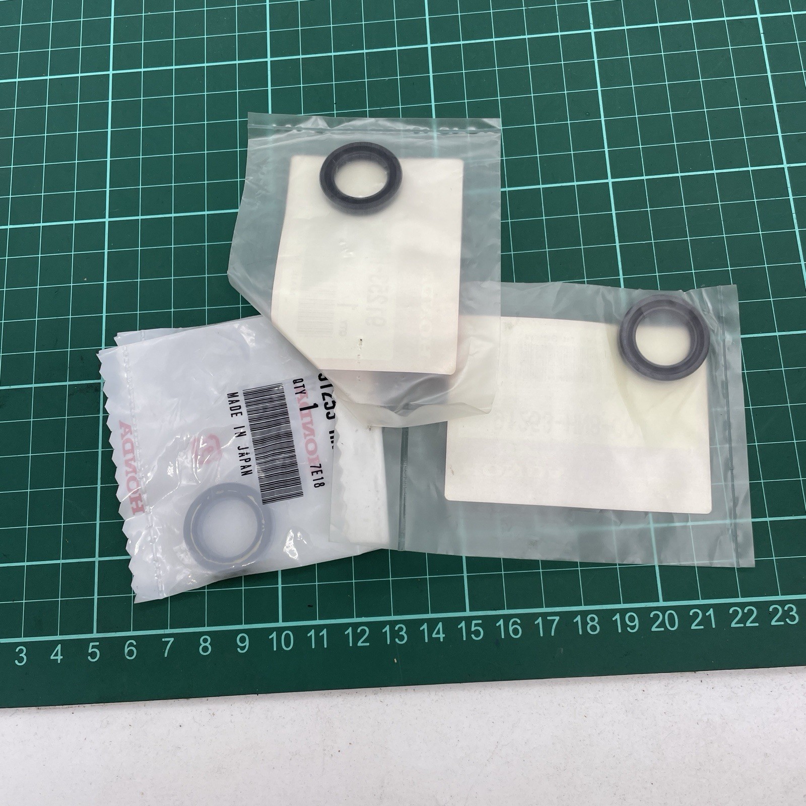 91253-HN8-003 Genuine Honda (Set of 4) Dust Oil Seal Front Arm TRX NOS