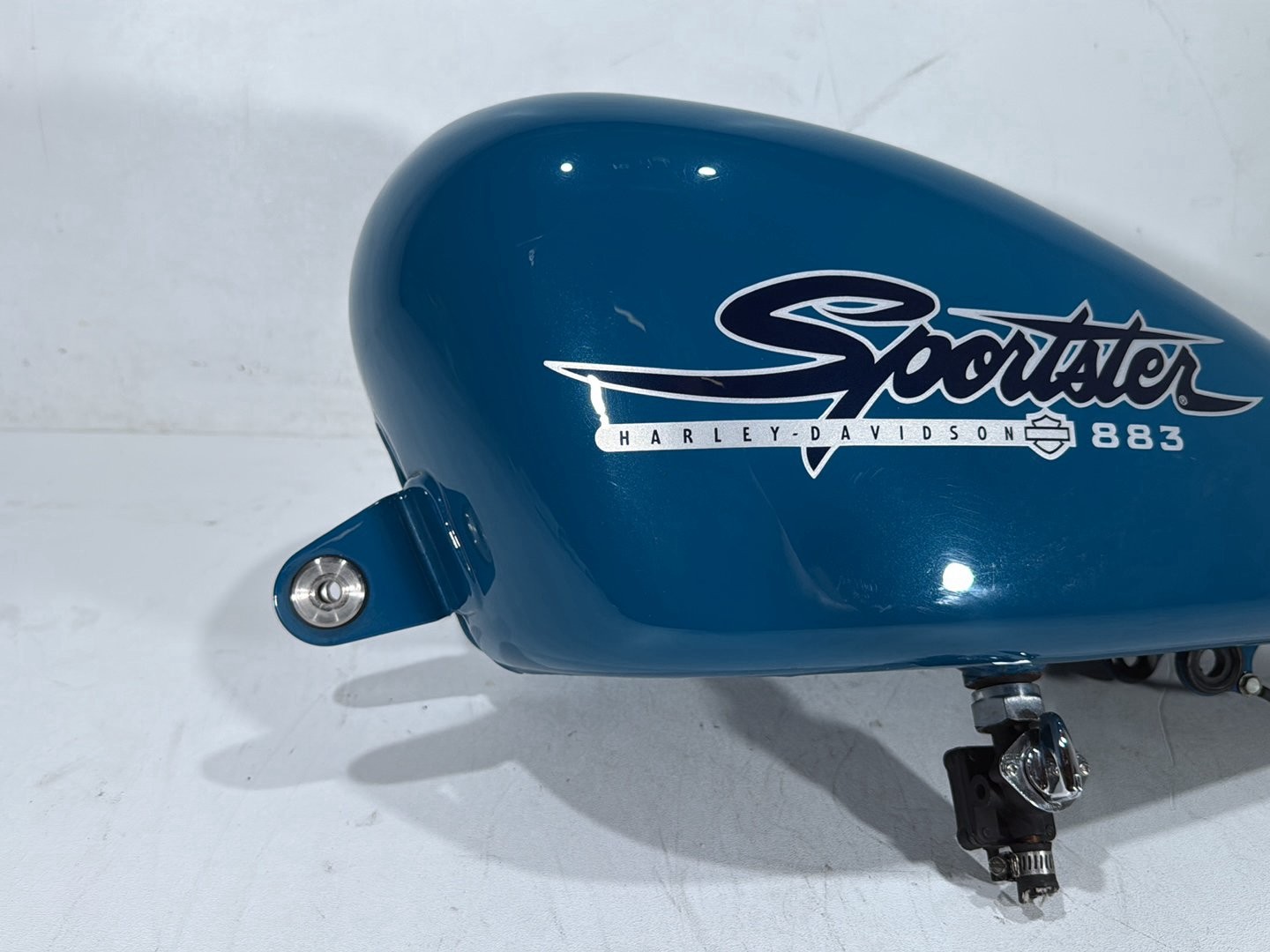 2001 Harley Sportster 883 Hugger XLH883 OEM Fuel Gas Tank Reservoir CARB
