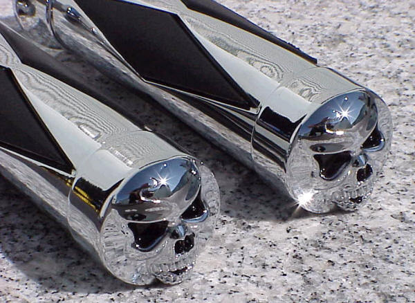 Kawasaki Vulcan 800 900 1500 1600 1700 Classic Nomad Drifter CHROME SKULL GRIPS