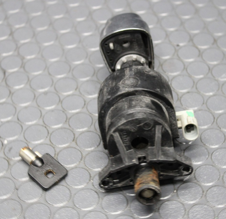 2019-2024 Harley Davidson Touring Ignition Switch Housing & Knob With Key