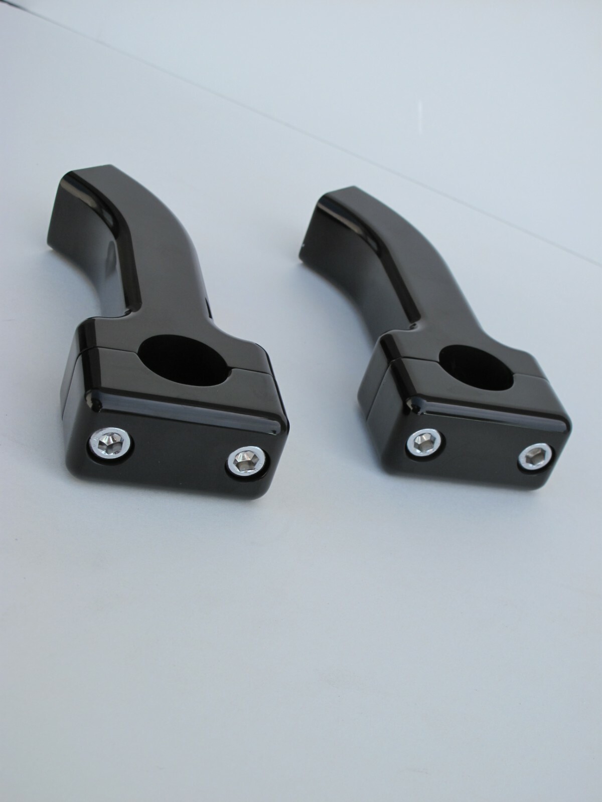 USA-MADE 4″ RISE PULLBACK GLOSS BLACK BILLET HANDLEBAR RISERS HARLEY BIG-TWIN