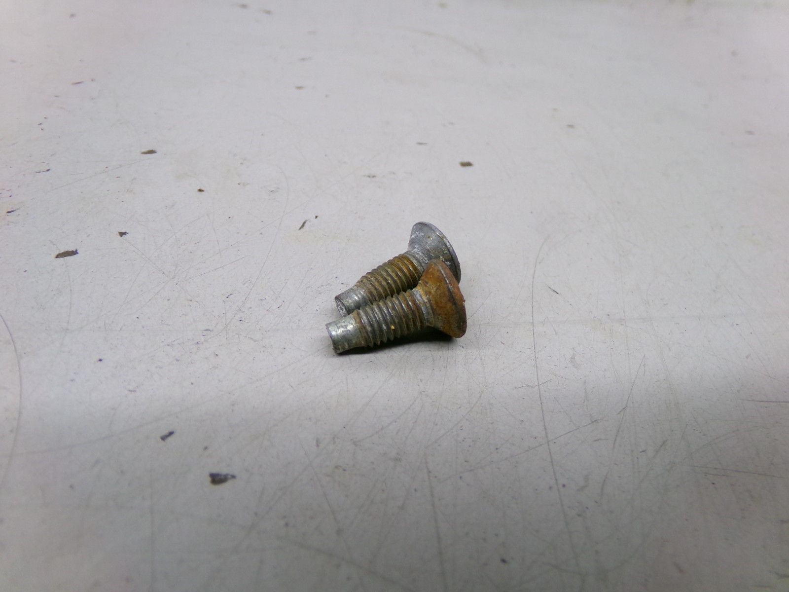 Headlight Shell Screws Pair for Kawasaki Vulcan VN1500 FI 2002 K236