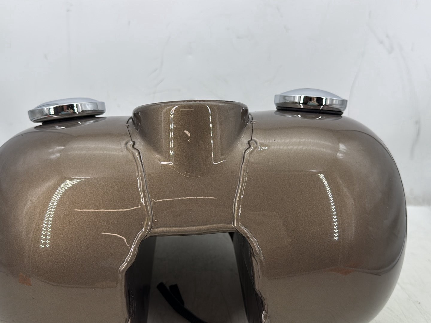 2004 Harley Road King Touring Custom OEM Fuel Gas Tank Gasoline Reservoir BENT