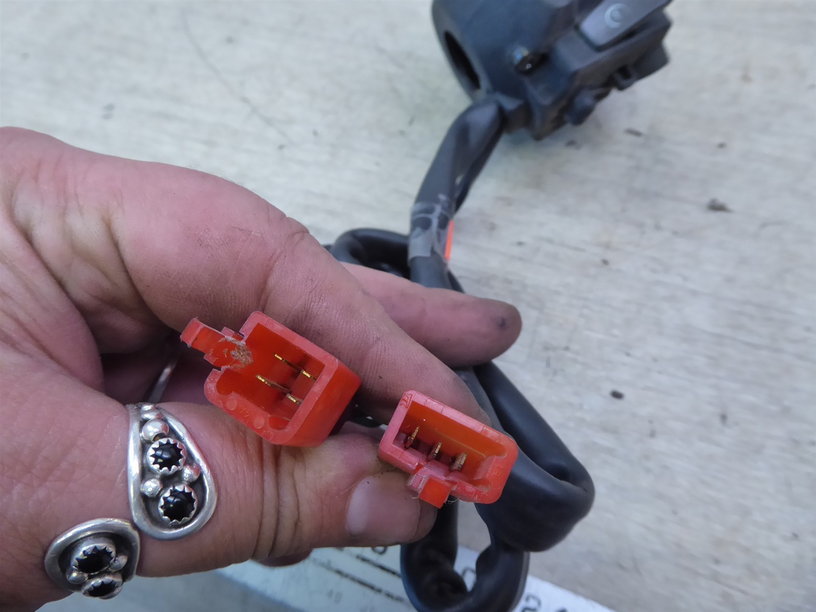 2000 Honda CBR600 F4 H20869) right hand control switch start button