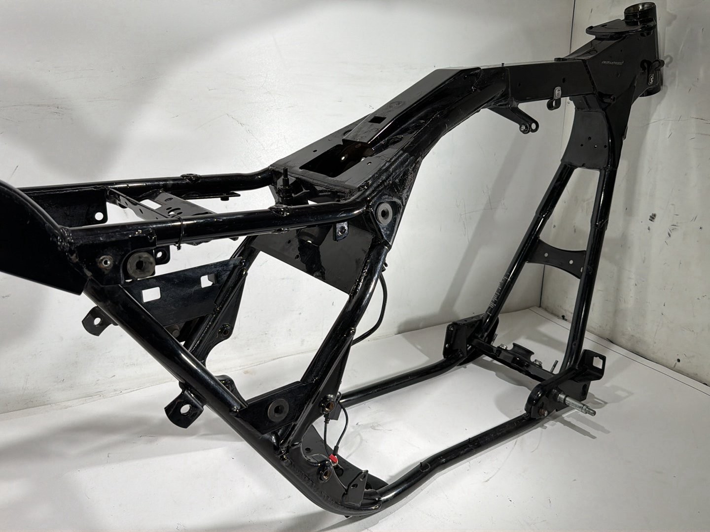 2007 Harley Road King Touring FLHR OEM Body Main Frame Chassis SLVG