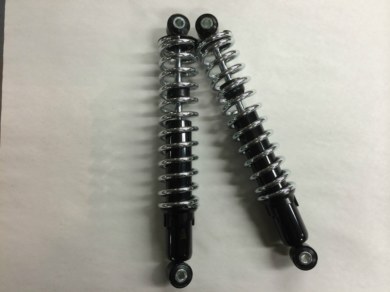 TRIUMPH REAR SHOCKS 12.9 CHROME SPRING