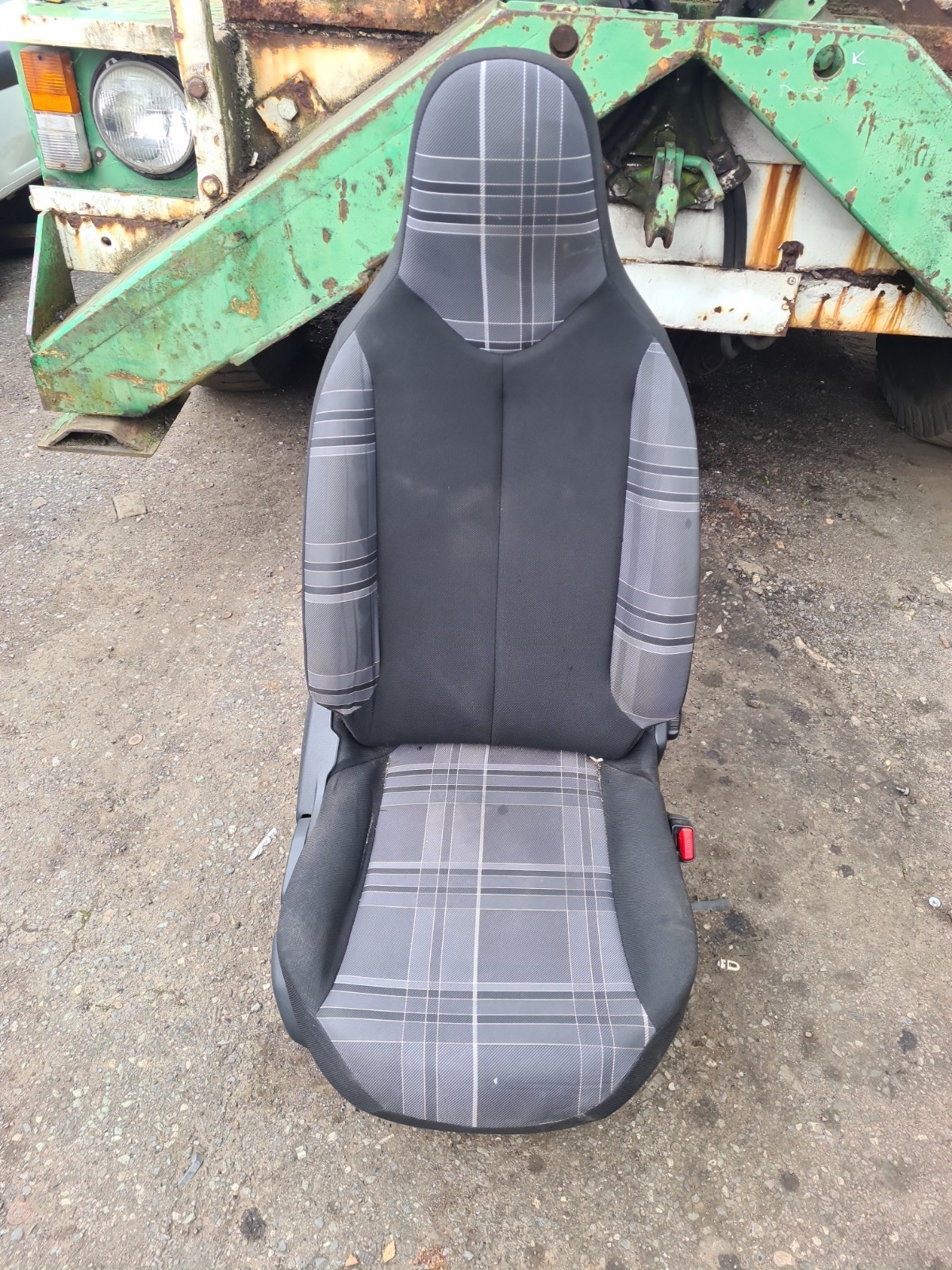 2017 PEUGEOT 108 MK1 DRIVER SIDE FRONT SEAT 5 DOOR