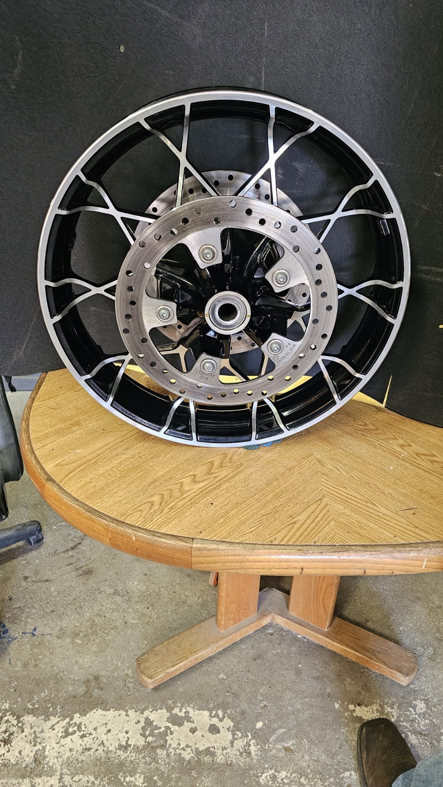 OEM 00-26 Harley 19″x3.5″inch Touring Front Prodigy Rim W/ Rotors