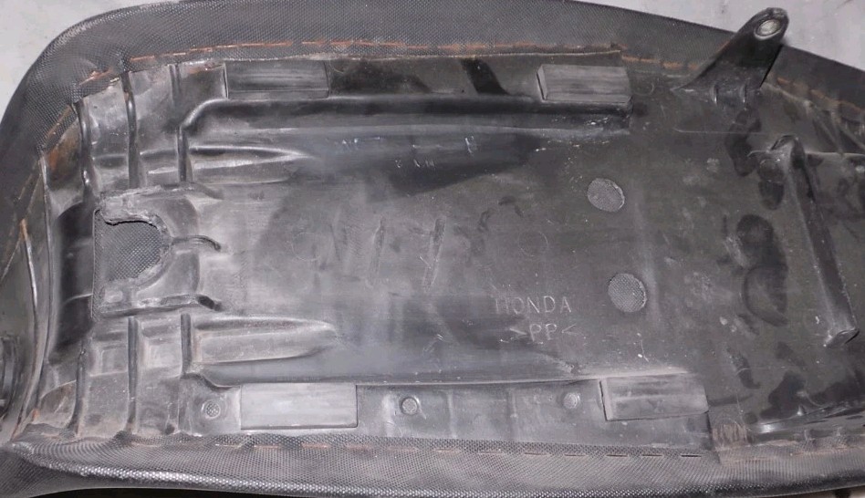 HONDA NX 650 DOMINATOR SEAT SADDLE USED GENUINE AS MY PICTURES