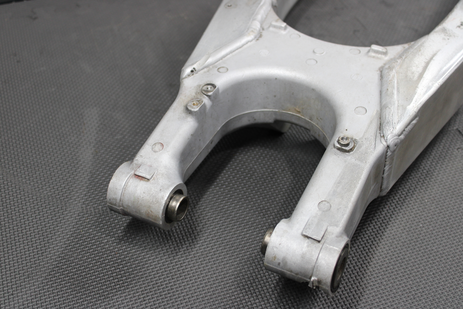 2001 Honda 00-01 CR125R OEM Swingarm Swing Arm Suspension Read Desc!